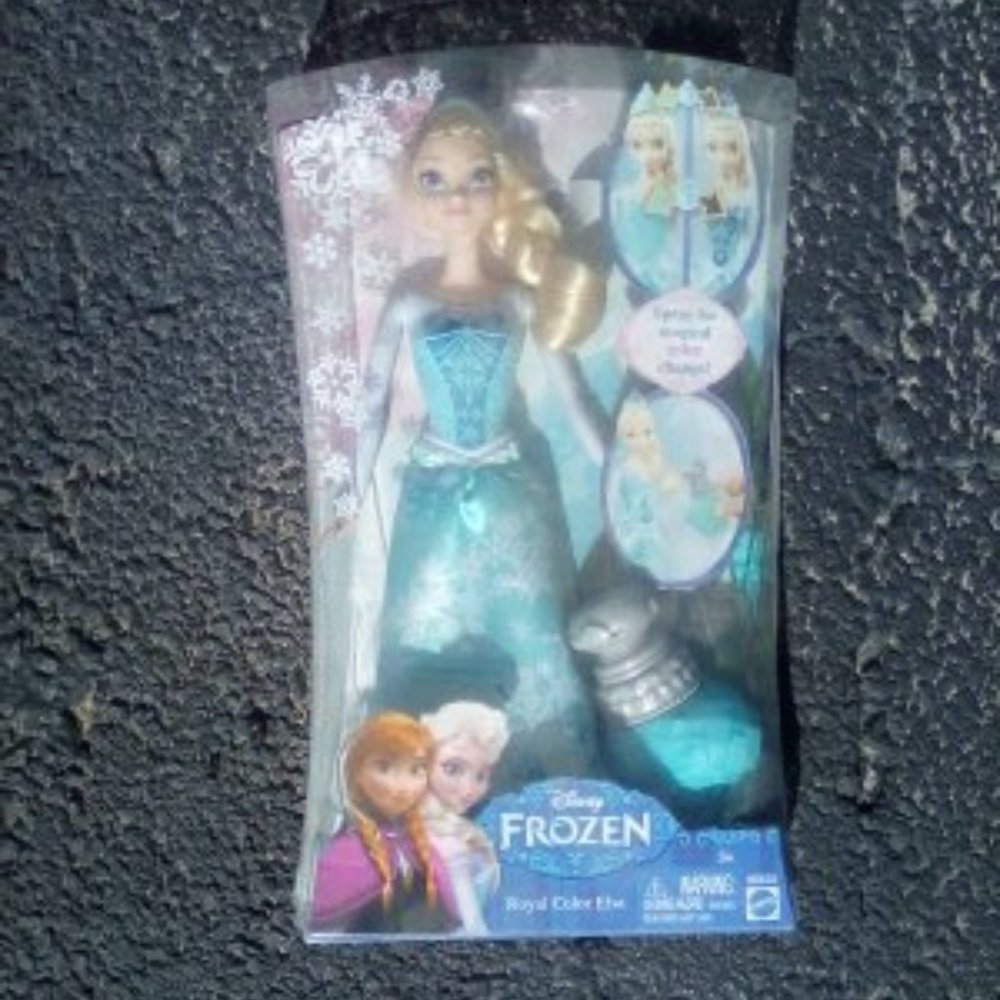 Disney Frozen Royal Color Change Elsa Princess Doll by Mattel Retired